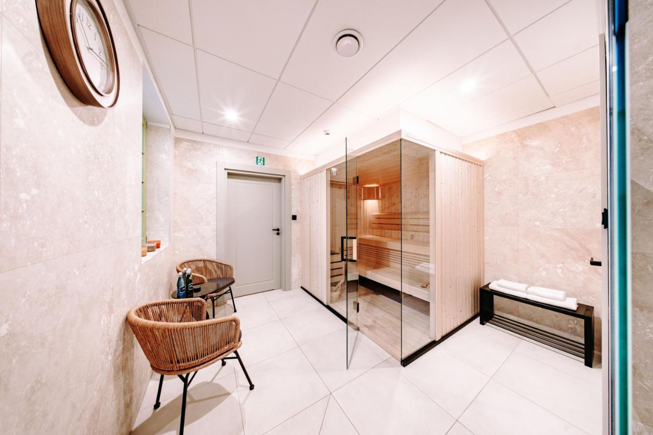 Hotel Eter Торунь Екстер'єр фото